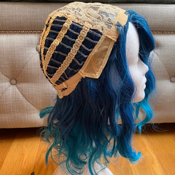 Blue-Aqua Ombré Mid Length Wavy Wig - Picture 6 of 9